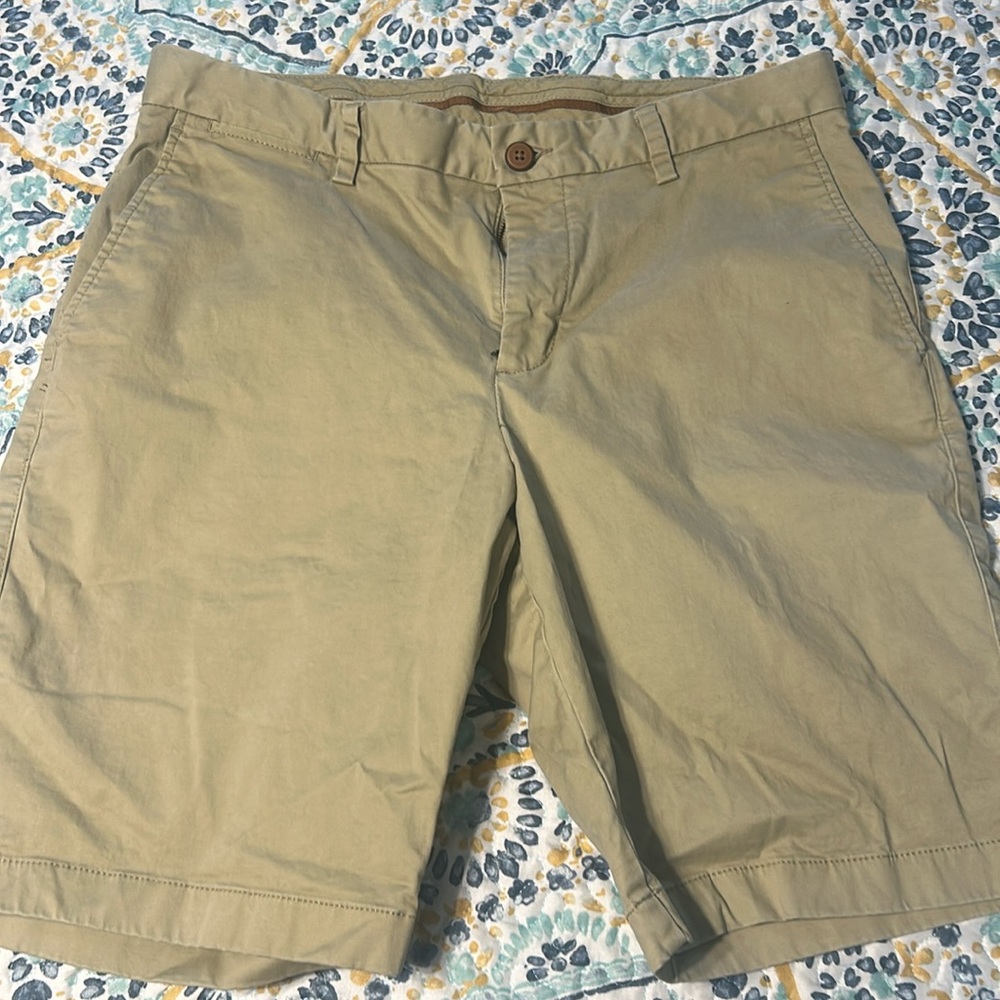 Mens 34 Tony Bahama shorts… worn once!!!